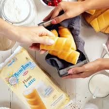 MULINO BIANCO SNACK FLAUTI MILK 280g - Sweet Italian brioche rolls filled with a rich, smooth milk cream.