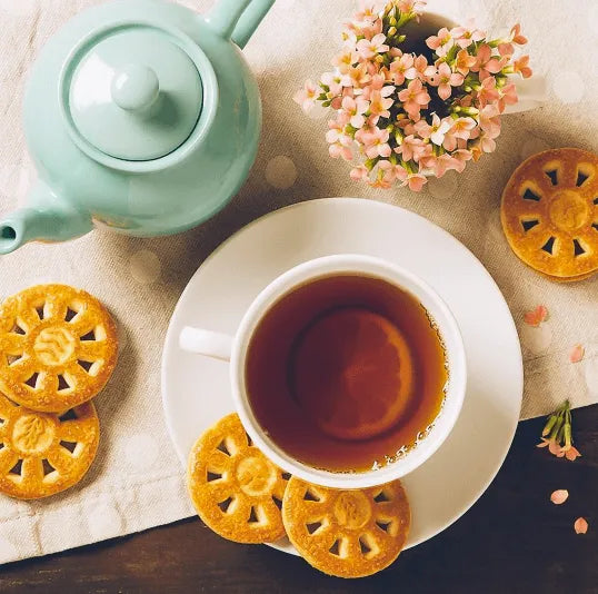 Girotondi Mulino Bianco 350g Shortbread cookies topped with large crystals of brown cane sugar.