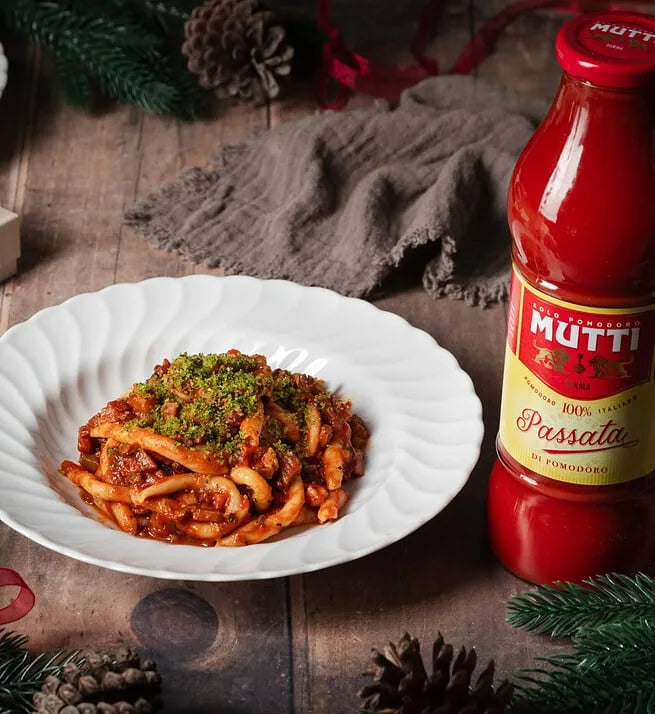 Mutti 100% Italian Tomato Puree, 700g Bottle